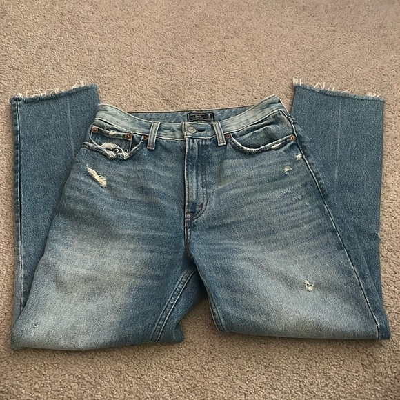 “Abercrombie & Fitch: A & F Mom Jean size 26” - Picture 1 of 9